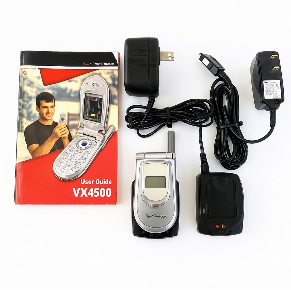 LG VX4500 Verizon Flip Phone w/ Manual, Battery & Dual Chargers – Collectible